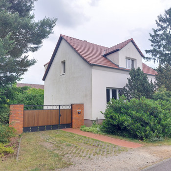Großzügiges Einfamilienhaus mit Nebengelass im Cottbuser Süden zu verkaufen!