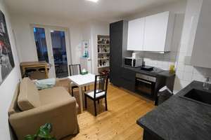 Nachmieter gesucht: Helle 2-Zimmer-Wohnung mit offener Küche und Balkon