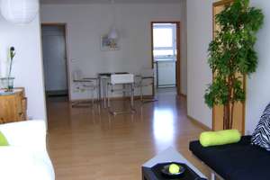 Komplett möblierte 2-Zimmer Wohnung mit Balkon in Darmstadt-Mitte – Die vollständige Adresse der Immobilie erhältst du vom Anbieter., 64283 Mitte, Darmstadt – Vorschaubild 2