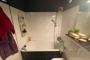 Sonnenverwöhnte modernisierte Wohnung, 2 Balkone, Tiefgarage, Gäste-WC, separate Dusche !  – Ostlandstrasse 49, 50858 Weiden, Köln – Vorschaubild 11