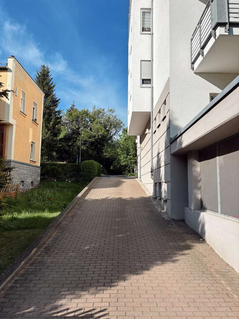 Immobilie in Reinsdorf - 7,7 % Rendite: Charmante 3-Zimmer-Wohnung mit Balkon & Stellplatz - Bild 3