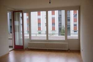 2-Zimmer Wohnung mit großem Balkon