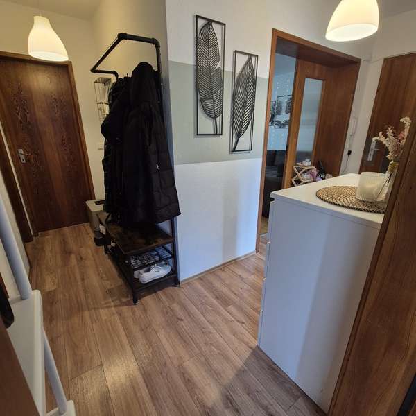 *** helle und schöne 3-Zimmer-Wohnung mit Balkon ***