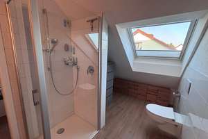 Sehr schöne, neuwertige 3-Zimmer Maisonette Wohnung auf 2 Etagen in Puchheim-Ort m. Balkon & Garage – Hügelstraße 8, 82178 Puchheim – Vorschaubild 7