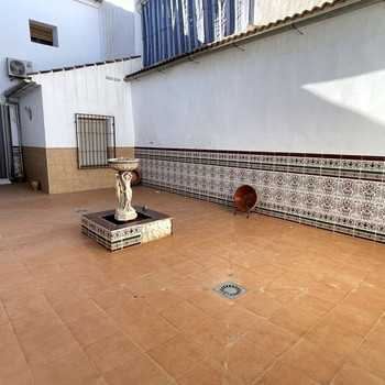 Haus mit großer Terrasse in Villanueva de Algaidas kann Ihnen gehören