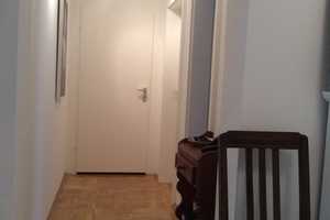 Lichtdurchflutete Wohnung mit großem Balkon, saniertem neuem Bad in ruhiger Lage und Blick ins Grüne – Düsseldorf – Vorschaubild 8