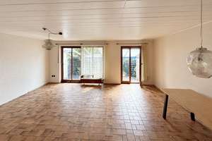 5-ZIMMER-REIHENMITTELHAUS MIT GARAGE UND KLEINEM GARTEN IN RUHIGER LAGE VON ALTDORF – Die vollständige Adresse der Immobilie erhältst du vom Anbieter., 90518 Altdorf bei Nürnberg – Vorschaubild 3