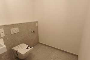 Kernsanierte 3-Zimmer-Wohnung mit Küche, Gäste-WC Duschbad und Balkon – Siebengebirgsallee 57, 50939 Köln – Vorschaubild 9