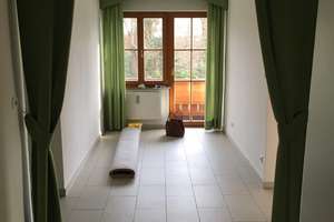 * Schäftlarn * 3 Zimmer-Wohnung * Küche mit EBK * Bad mit Wanne * Gäste-WC * Balkon * Speicher – Rodelweg 7, 82067 Schäftlarn – Vorschaubild 5