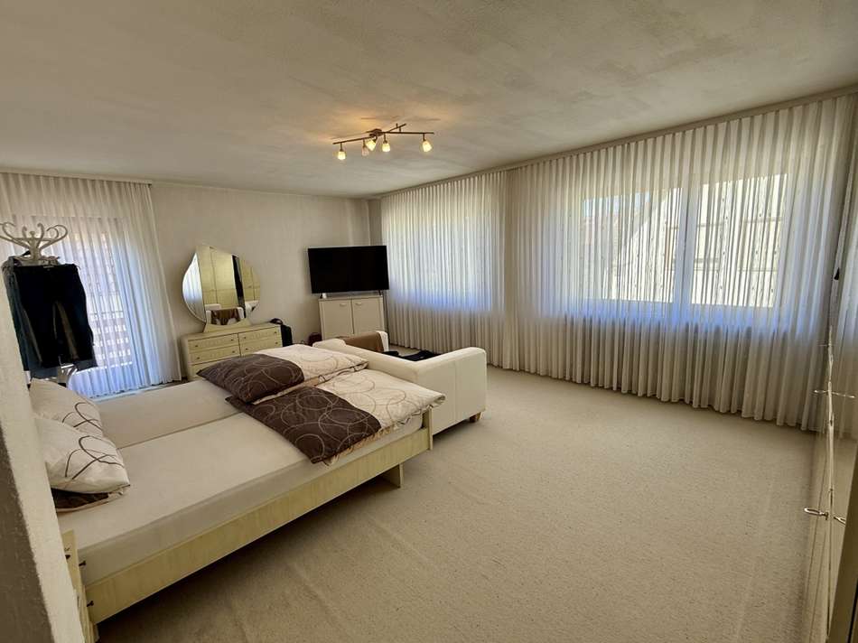 Großes Schlafzimmer OG