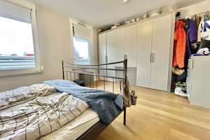 *Modernes RMH mit 2 Garagen & Carport* – Hüttenweg 2/4, 88213 Ravensburg – Vorschaubild 7