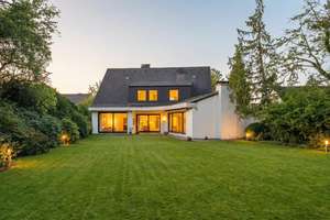 Villa in bester Lage nähe Düsseldorf mit parkähnlichem Grundstück – Die vollständige Adresse der Immobilie erhältst du vom Anbieter., 47269 Rahm, Duisburg – Vorschaubild 1