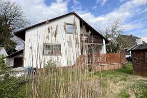 Einfamilienhaus für die ganze Familie mit schönem Grundstück mit 715 m² in Postbauer-Heng (Kemnath) – Die vollständige Adresse der Immobilie erhältst du vom Anbieter., 92353 Postbauer-Heng – Vorschaubild 3