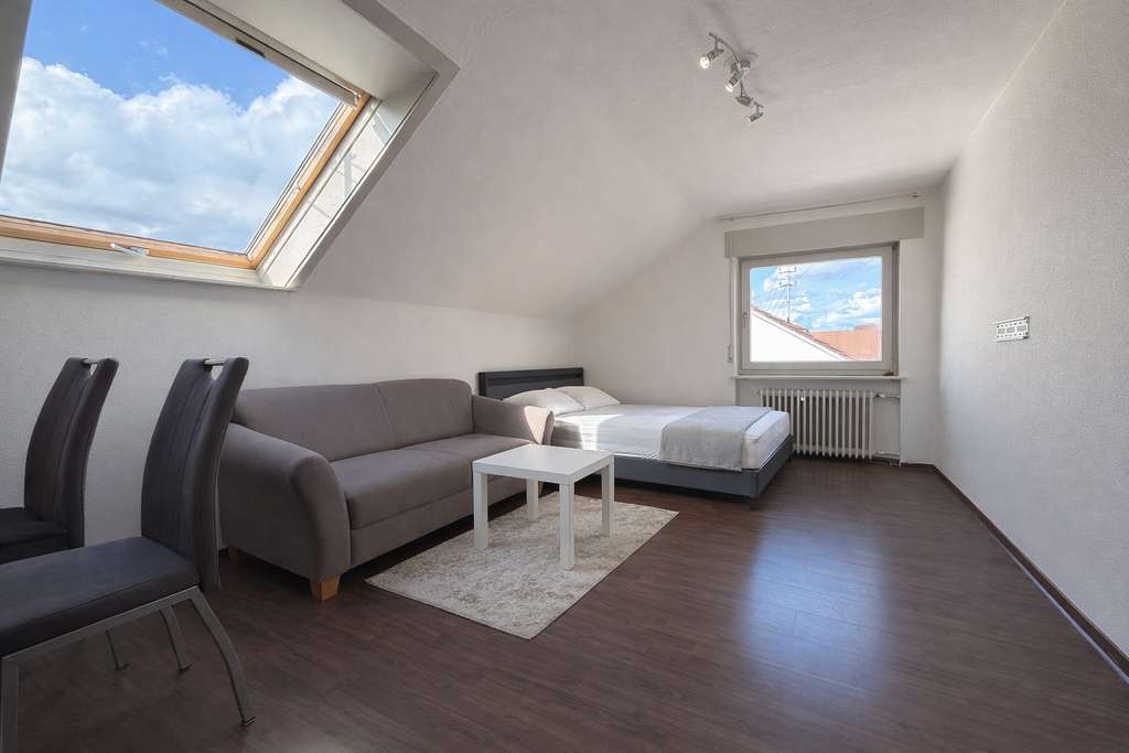 Immobilie in Pleidelsheim - *Gemütliche Dachgeschosswohnung mit eigenem Garten & Stellplatz* - Bild 1