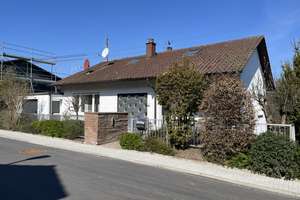 Steinegg: Freistehendes Einfamilienhaus mit Einliegerwohnung u. idyllischem Garten – Finkenstraße 7, 75242 Neuhausen – Vorschaubild 2
