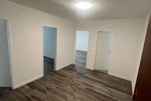 Jetzt reduziert! Renovierte 3-Zimmer-Wohnung mit Balkon & Stellplatz in bevorzugter Lage – Die vollständige Adresse der Immobilie erhältst du vom Anbieter., 22549 Hamburg-Altstadt, Hamburg – Vorschaubild 2