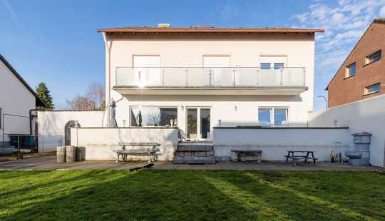 Bild von Zwei- bis Dreifamilienhaus in ruhiger Lage