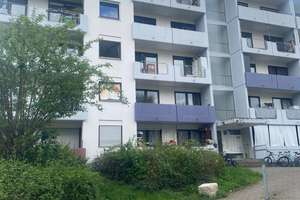 2 Zimmer-Wohnung mit Schwarzwaldblick. 
Lichtdurchflutete Zimmer, Balkon mit Doppelzugang und Tiefg – 79106 Alt-Stühlinger, Freiburg im Breisgau – Vorschaubild 6