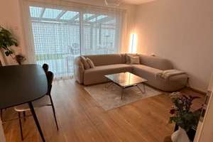 Exklusive, neuwertige 2-Zimmer-Terrassenwohnung mit Balkon in Köln