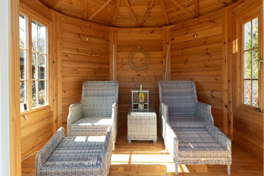 Immobilie in Schnakenbek - Schnakenbek: Einfamilienhaus im Landhausstil mit schönem Garten, Vollkeller und Doppelcarport! - Bild 3