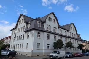 ...am Elbepark: renovierte 2-Zi-Wohnung