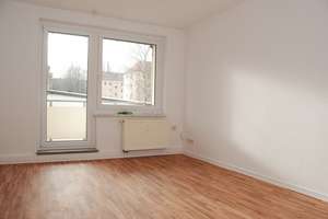 Balkonwohnung mit Tageslichtbad – Charlottenstr. 2, 9126 Lutherviertel, Chemnitz – Vorschaubild 1