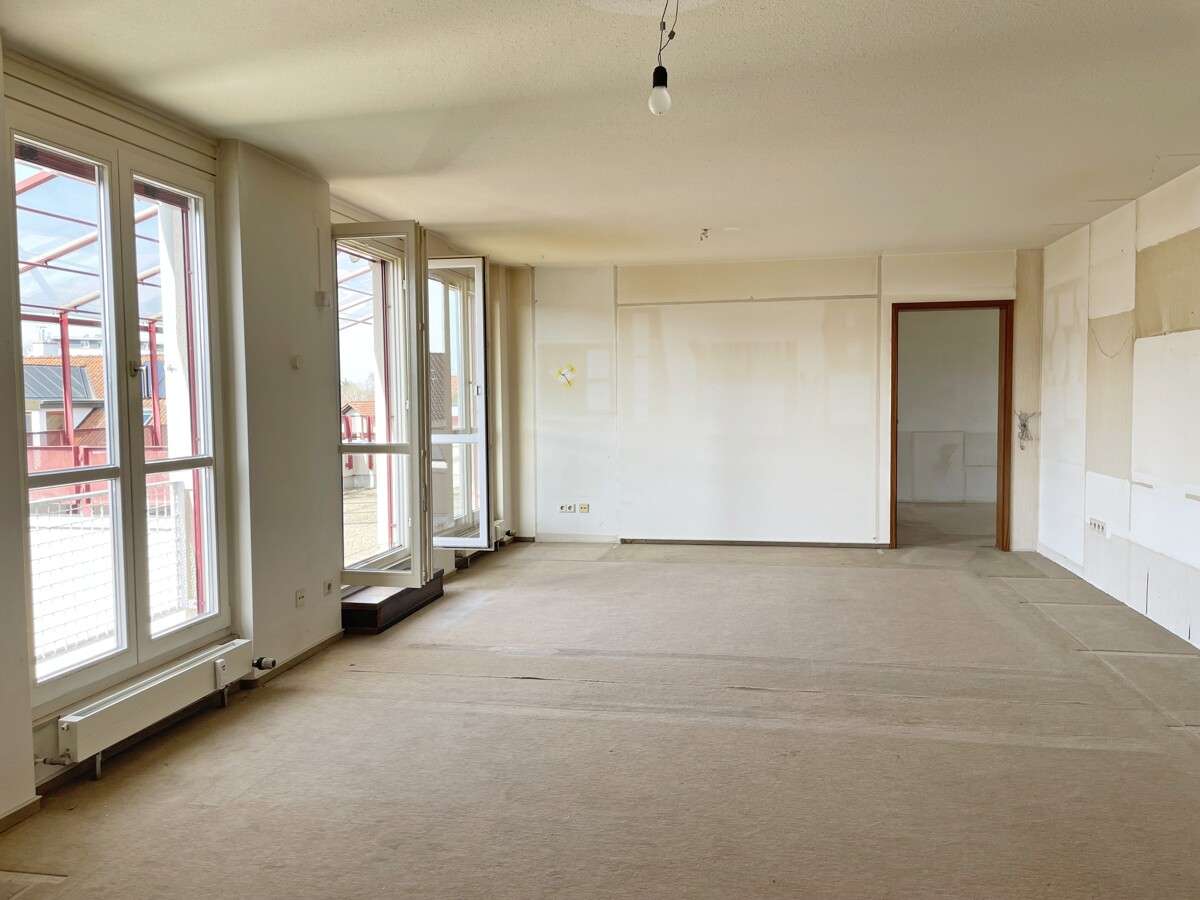Raum für deine Träume: 4,5-Zimmer-Wohnung mit Dachterrasse in Sondelfingen, Reutlingen Kreis – Bild 2