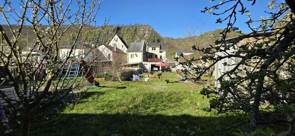 Immobilie in Kestert - Platz. Potenzial. Perspektive. – Ihr Familienhaus mit großem Grundstück - Bild 2