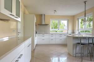 Exklusives Wohnhaus mit Einliegerwohnung – Die vollständige Adresse der Immobilie erhältst du vom Anbieter., 74081 Sontheim, Heilbronn – Vorschaubild 2