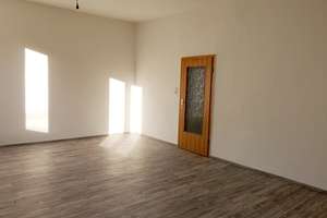 LICHTDURCHFLUTETE WOHNUNG mit Balkon in zentraler Lage von Oberhausen! – Falkensteinstraße 204, 46047 Borbeck, Oberhausen – Vorschaubild 3