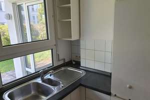 Großzügige 2-Zimmer-Wohnung im EG mit Einbauküche, Terrasse / kleinem Garten – Pestalozzistraße 78, 72762 Reutlingen-Mitte, Reutlingen – Vorschaubild 6