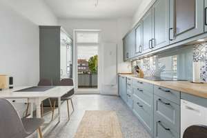 Erstbezug nach Renovierung – Altbau mit Balkon & Stellplatz in bester Lage nahe Schrevenpark – Die vollständige Adresse der Immobilie erhältst du vom Anbieter., 24103 Exerzierplatz, Kiel – Vorschaubild 5