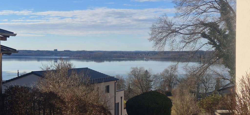 Immobilie in Wörthsee - Traumlage in Wörthsee: Zweifamilienhaus mit atemberaubendem Ausblick - Bild 1