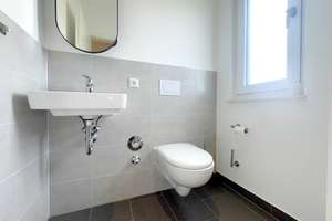 *PETS ALLOWED IN 2-STORY APPARTMENT* approx. 116 m², 3-room, 2-bed, 1.25-bath, garage, and garden – Die vollständige Adresse der Immobilie erhältst du vom Anbieter., 65191 Mitte, Wiesbaden – Vorschaubild 10