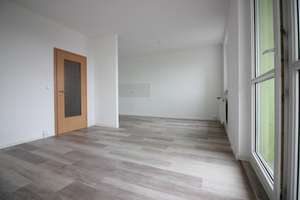 3-Raumwohnung mit Badewanne und Balkon