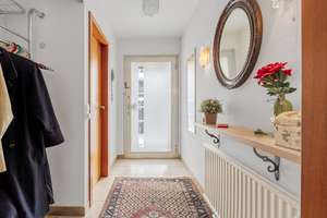 Raumwunder mit Kamin, Garten und Garage – Reiheneckhaus in ruhiger Lage von Kaarst – Die vollständige Adresse der Immobilie erhältst du vom Anbieter., 41564 Kaarst – Vorschaubild 4