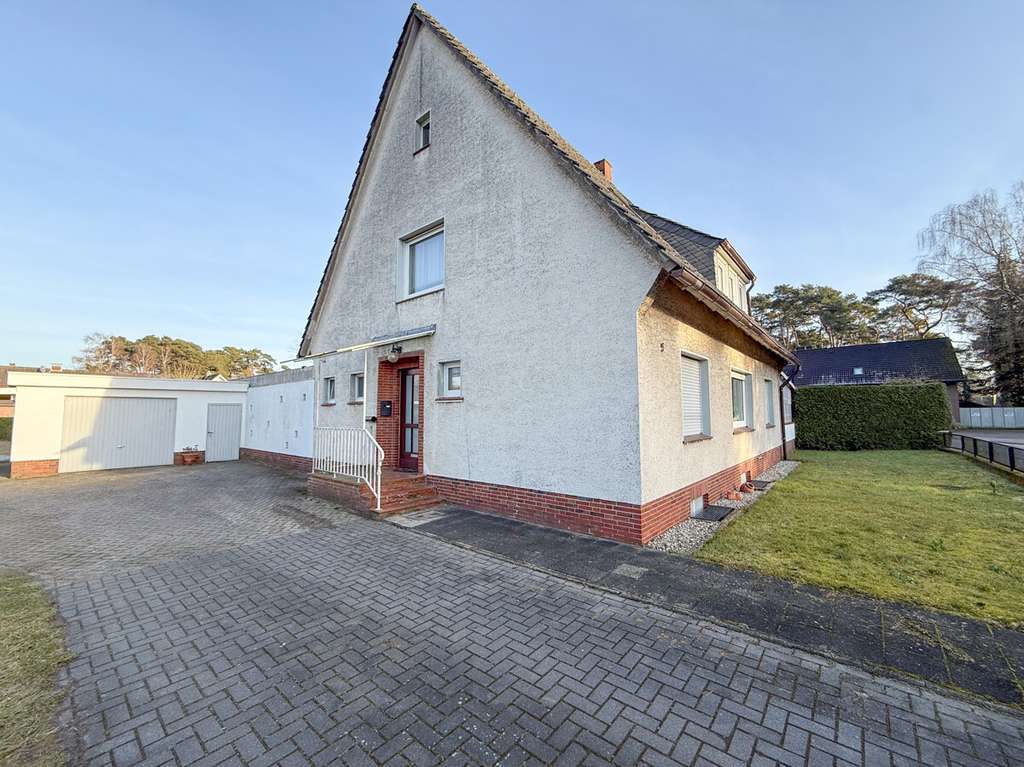 Immobilie in Lingen (Ems) - Lingen - Schepsdorf: Zweifamilienhaus mit Entwicklungspotenzial oder Neubebauung nach 34 BauGB - Bild 3