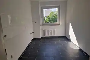 Frisch renoviert! Schöne 2-Zimmer-Wohnung in Köln Ostheim – Gernsheimer Straße 16, 51107 Köln – Vorschaubild 2