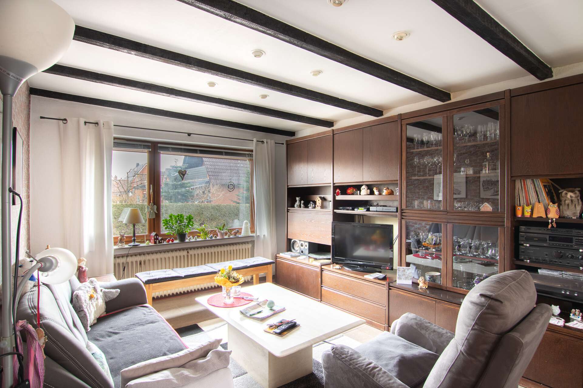 Doppelhaushälfte mit zwei Wohneinheiten in Wittmund wartet auf neuen Glanz, Wittmund Kreis – Bild 2