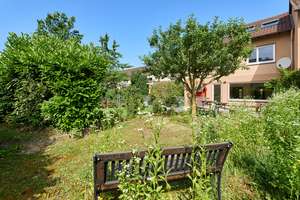 ONLY 10 MINUTES TO CLAY! Approx. 150 m² townhouse with 5-room, 4-bed, garden + garage *Pets allowed*