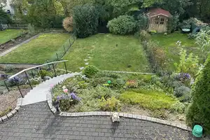 VR IMMO: Siegen-Alte Dreisbach, topgepflegtes Reihenmittelhaus mit tollem Garten! – Siegen-Wittgenstein (Kreis) – Vorschaubild 5