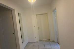 Viel Platz für den Alltag in dieser 5-Zimmer-Wohnung in München mit Tiefgarage  – Allgäuer Straße 106, 81475 Fürstenried-West, München – Vorschaubild 6