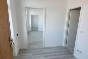 2 Raum -  Dachgeschosswohnung in Sudenburg – Helmstedter Straße 57, 39112 Sudenburg, Magdeburg – Vorschaubild 1