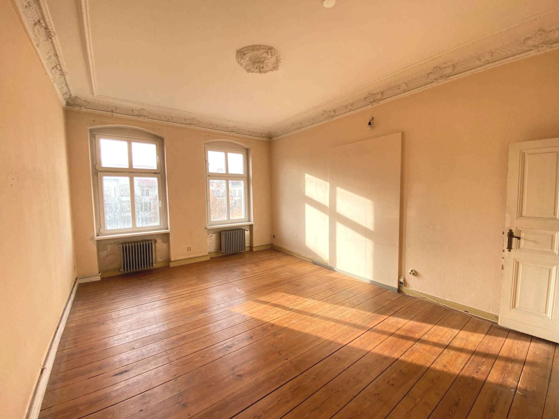 Herrschaftliche und lichtdurchflutete Altbauwohnung mit hohen Decken und imposanten Stuckdetails!, Berlin – Bild 3