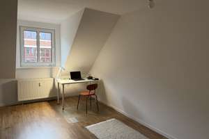 Top-Lage I Saniert I Tageslichtbad mit Wanne I Neue Einbauküche – Holbeinstr. 5a, 4229 Schleußig, Leipzig – Vorschaubild 5