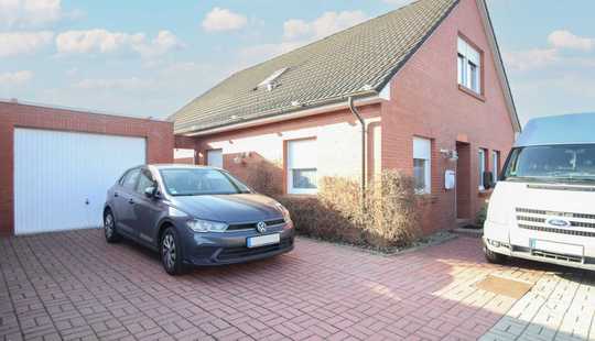 Bild von Eigenheim mit Garten, einer Garage und 2 Freistellplätzen in Hage