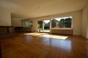 Freistehendes Familen- Domizil | Herrliches Sonnen- Grundstück | Sehr gute Lage | Garagen | Kamin – Neuss (Rhein-Kreis) – Vorschaubild 6