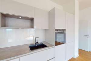Traumhaftes 4-Zimmer-Penthouse mit Balkon, Küche und TG-Stellplatz – Georg-Hermann-Allee 126 126, 14469 Bornstedt, Potsdam – Vorschaubild 8