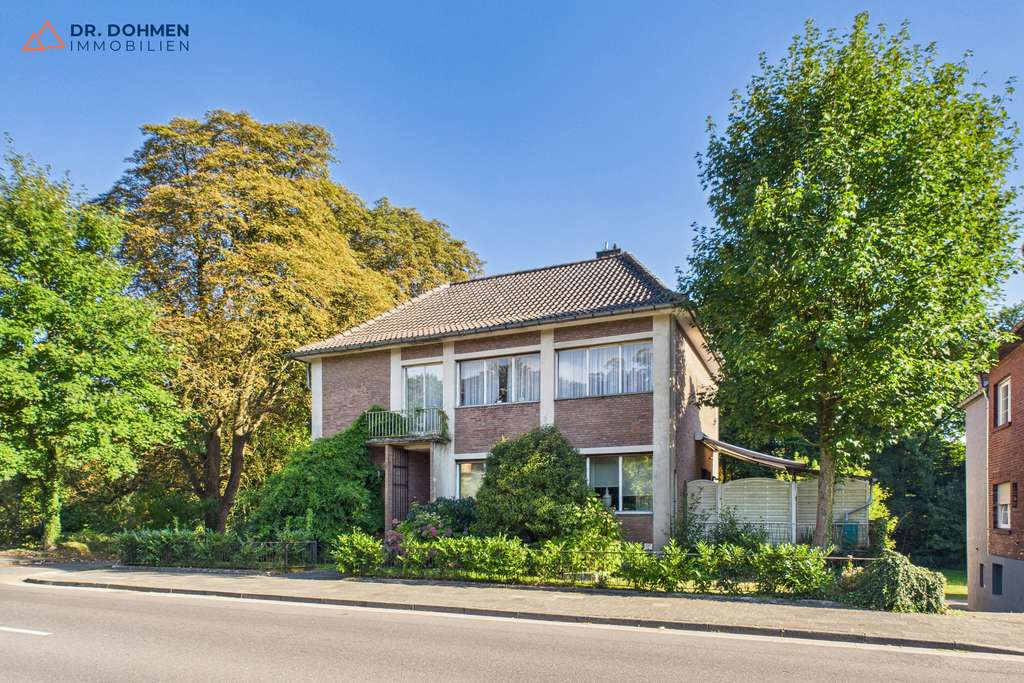 Immobilie in Wassenberg - Wohnen & Arbeiten am Waldrand: EFH mit Einliegerwohnung und Gewerbe in Wassenberg - Bild 0