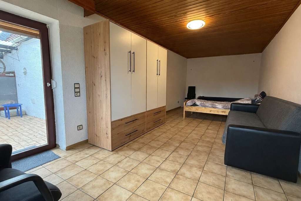 Immobilie in Offstein - Saniertes Wohnhaus mit ELW in Offstein & familienfreundliches Einfamilienhaus in Offstein - Bild 2